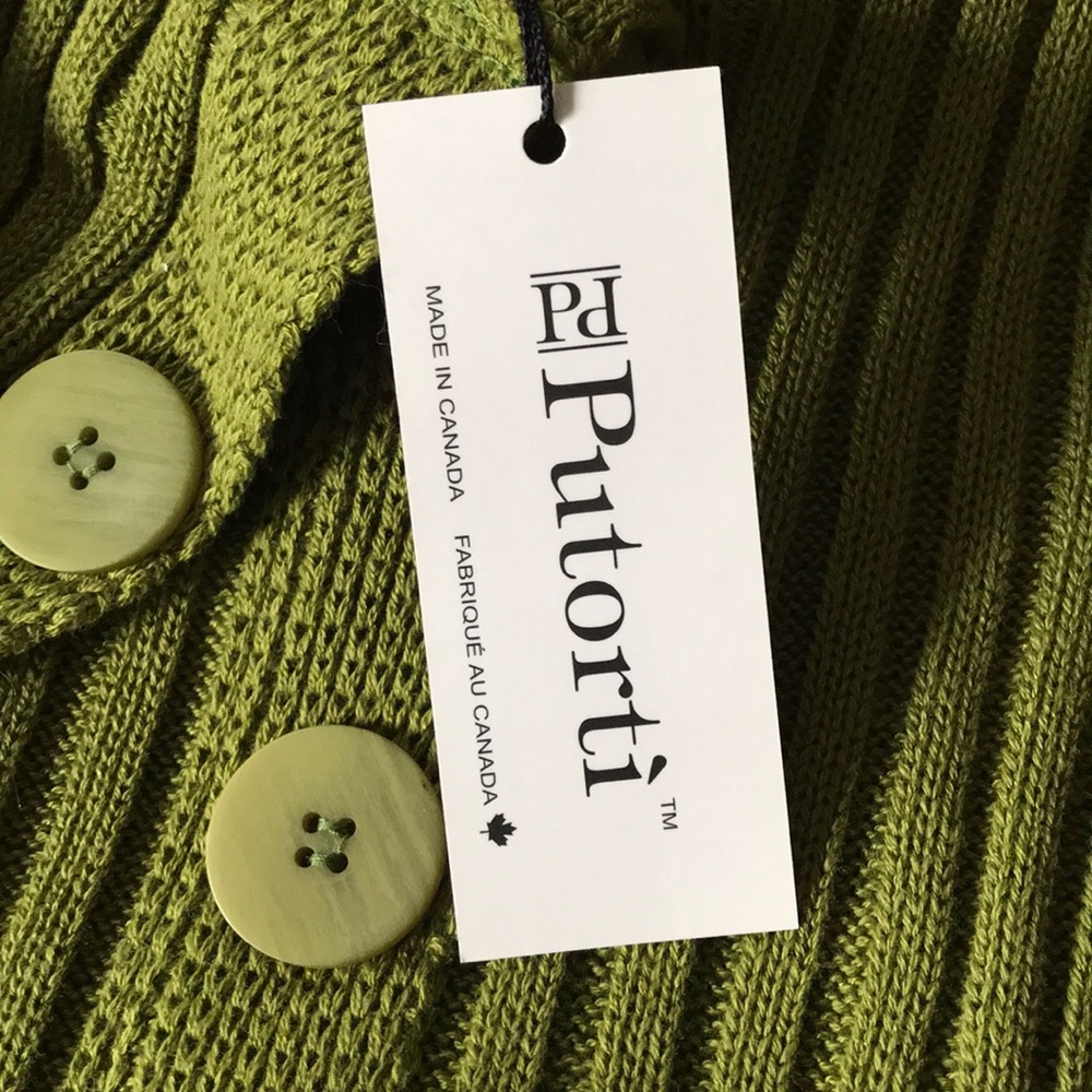 NWT one of a kind sweater w angled button neckline - Picture 6 of 8